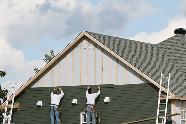 Professional Wood Siding technician working in Farmingdale, NJ